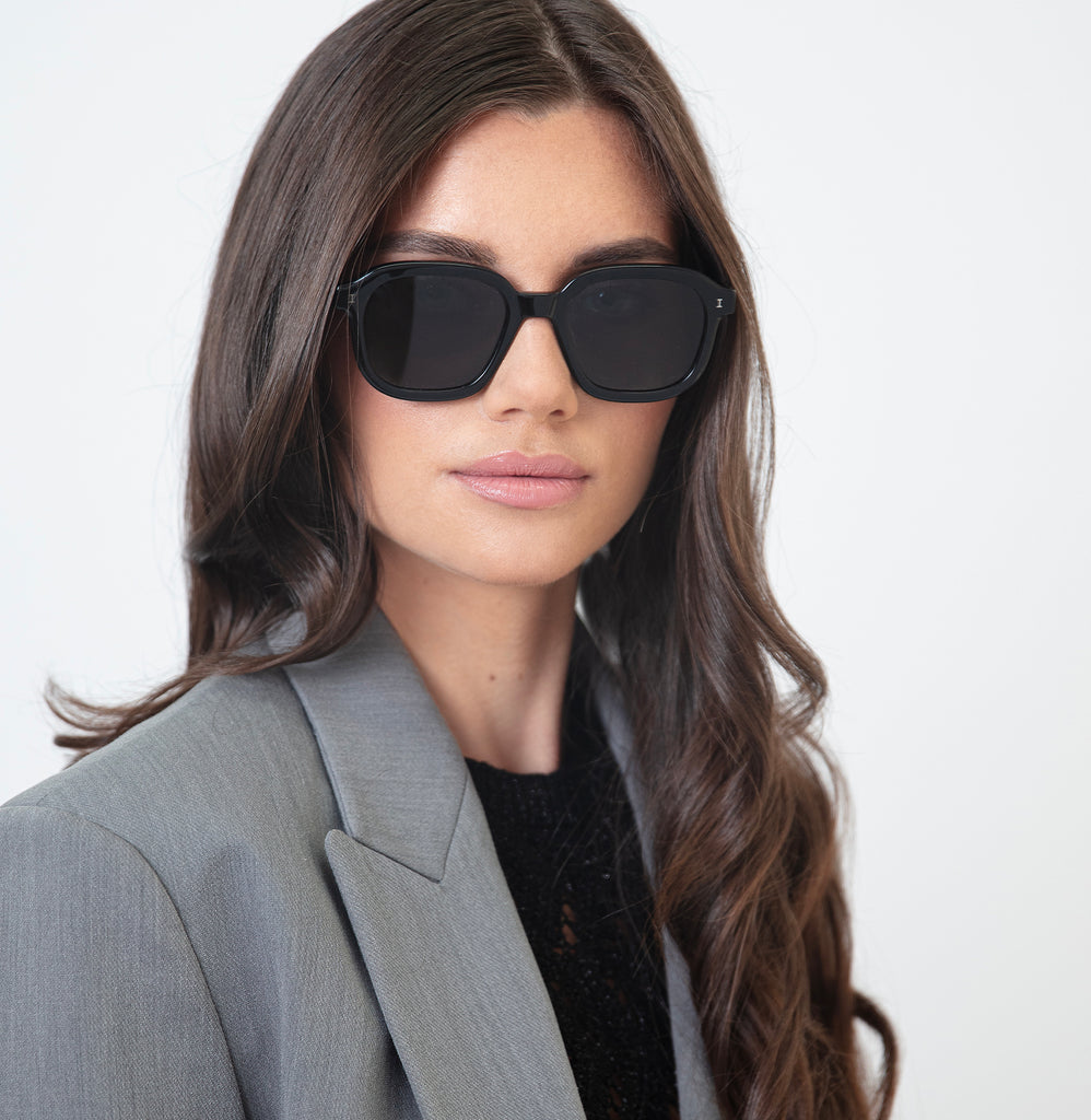 Bogota Sunglasses | illesteva display picture 2