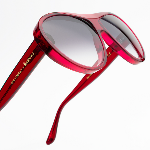 Close up of Cynthia Rowley x illesteva Sunglasses temples. Featured in Mulberry with Grey Gradient