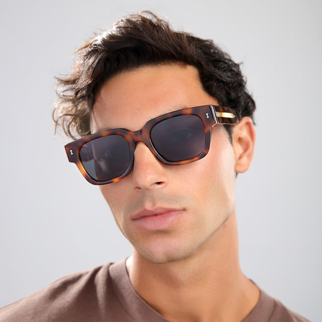 Close up of man in a brown shirt wearing Francesco Sunglasses Havana/Gold with Grey