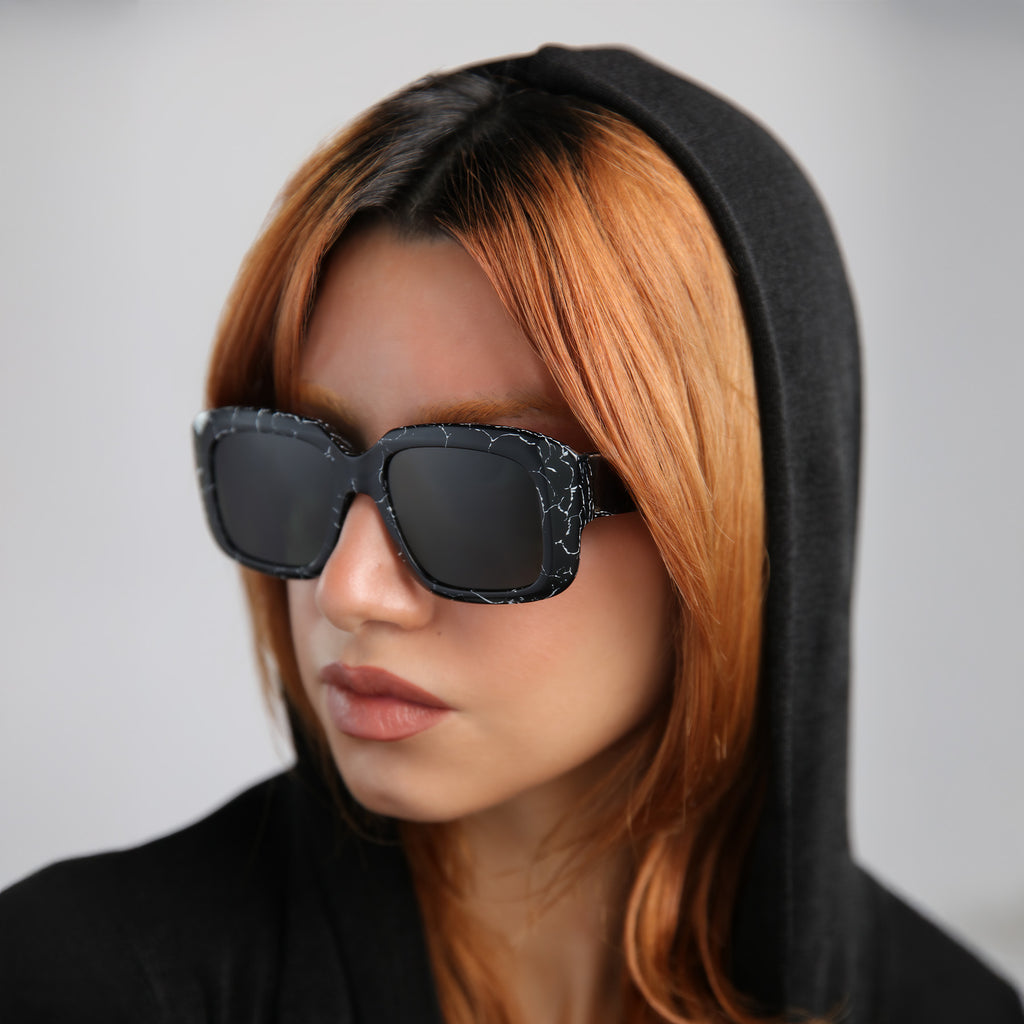 Geno Sunglasses | illesteva display picture 3
