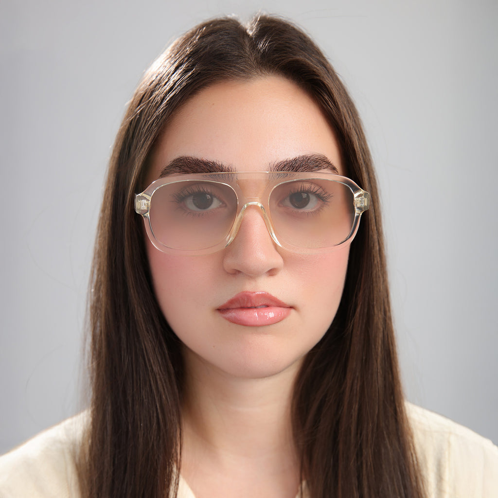 Illesteva Oversized Round Gradient Sunglasses w/ Case Memphis Sunglasses | illesteva main image 4