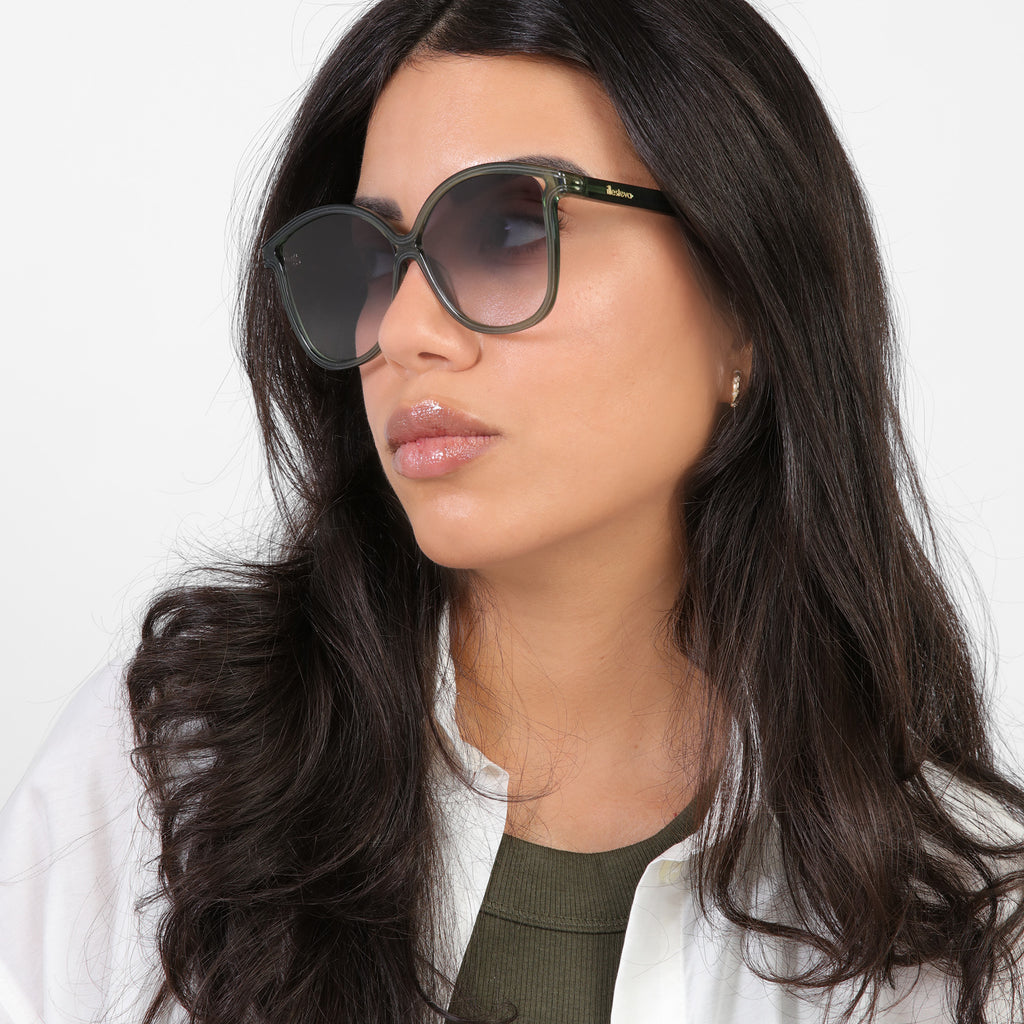 NEW ILLESTEVA women\'s nancy 57 sunglasses in black illesteva Women main image 3
