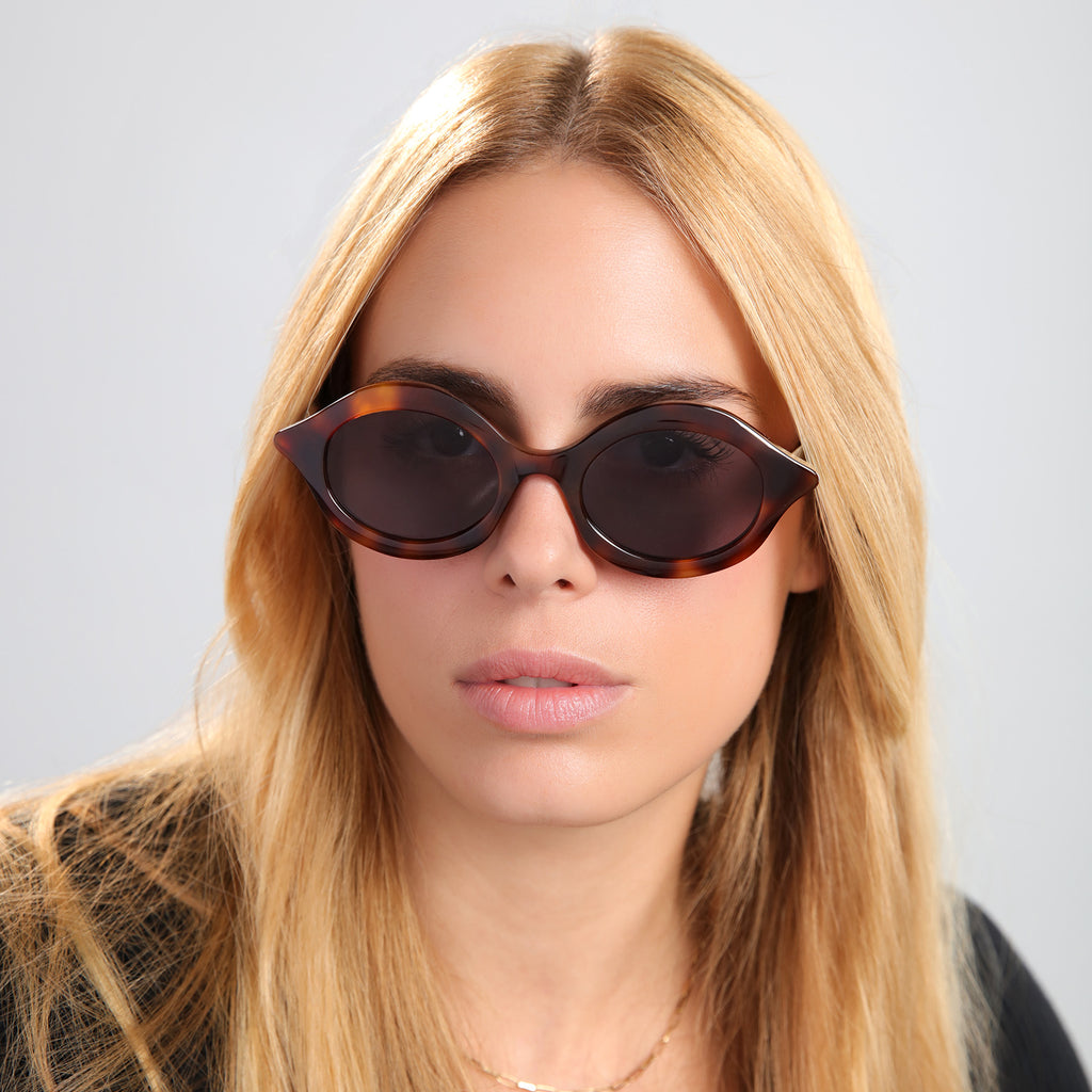 Willow Sunglasses | illesteva display picture 2
