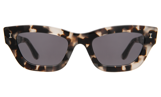 Donna Sunglasses Product Shot