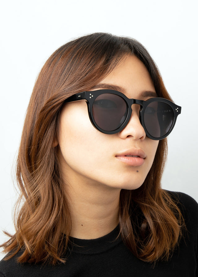 wearing Leonard II E Sunglasses Black Grey