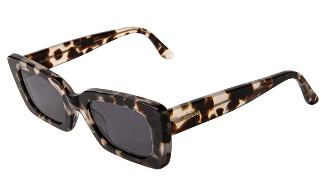 Wilson Sunglasses Side Profile in White Tortoise / Grey Flat