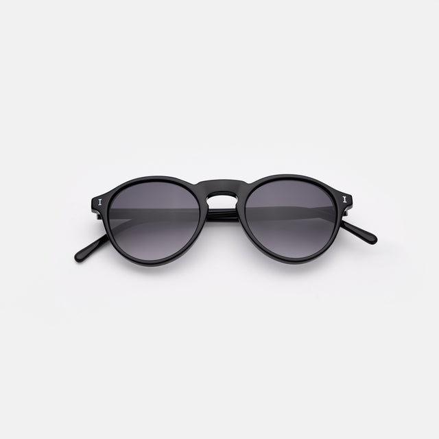 Capri Sunglasses side view in Black / Grey Gradient