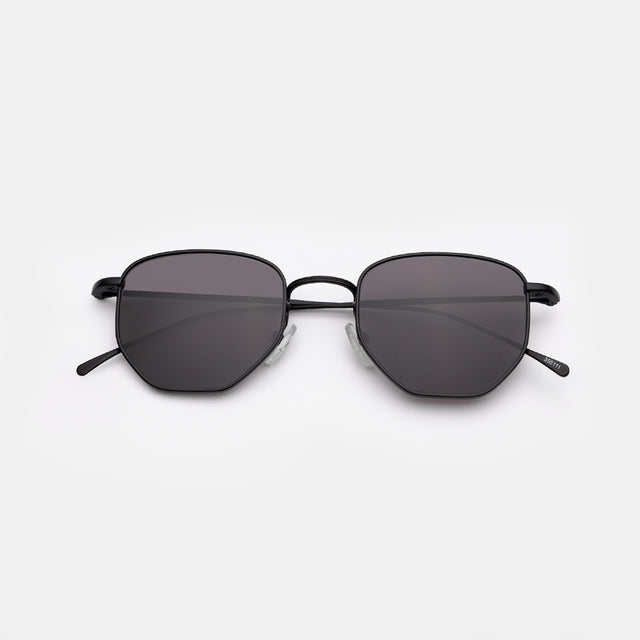 Hunter Sunglasses side view in All Matte Black / Grey