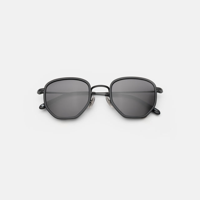 Hunter Ace Sunglasses side view in Matte Black / Grey