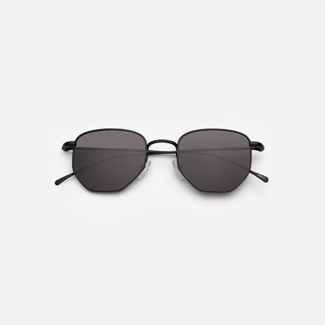 Hunter Sunglasses side view in All Matte Black / Grey