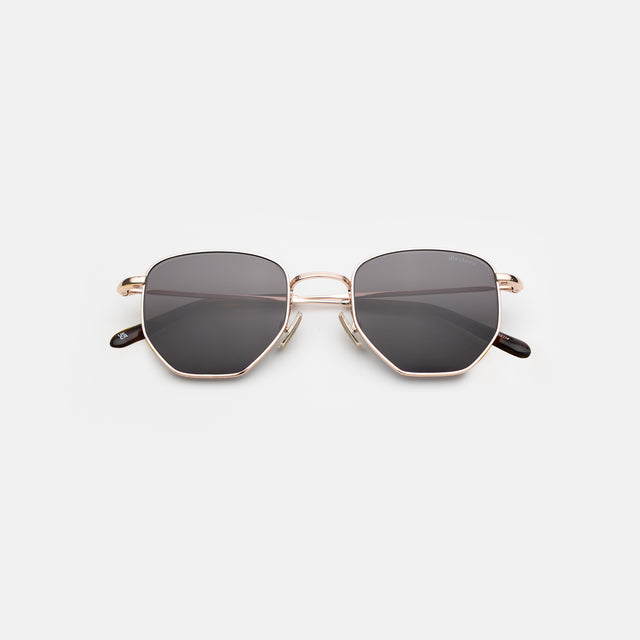 Hunter Sunglasses side view in Rose Gold / Grey