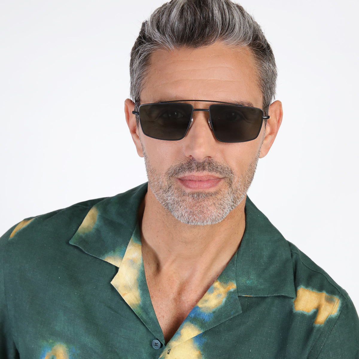 Man wearing Jane Sunglasses in Matte Black with Olive lenses, Model with beard