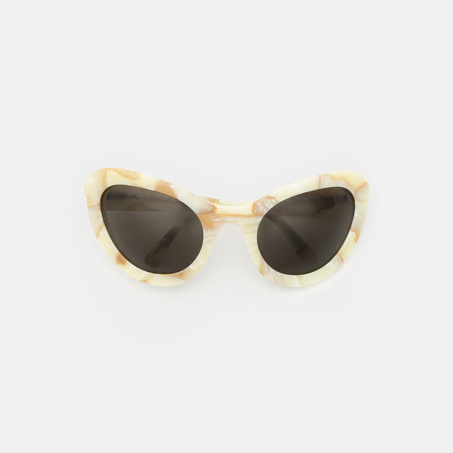 Kim Shui x illesteva side view in Savannah Cream Marble / Grey 