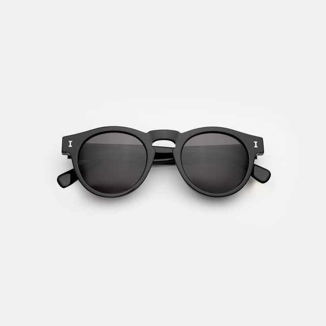 Leonard Sunglasses side view in Black / Grey