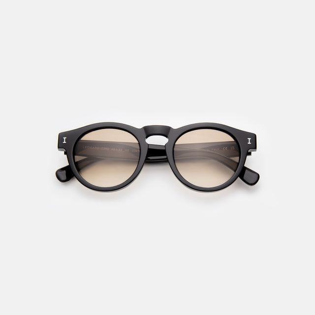 Leonard Sunglasses side view in Black / Taupe Gradient