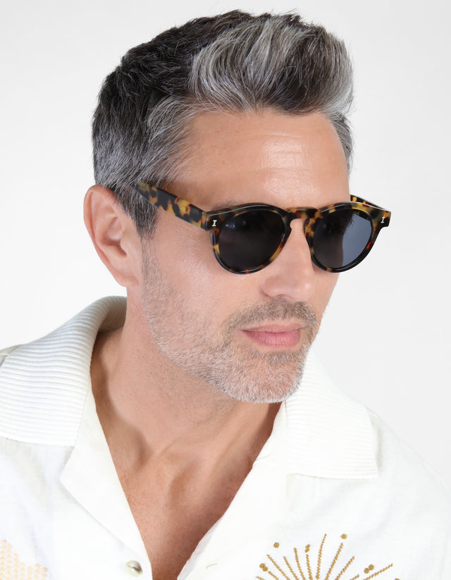 Man wearing Leonard Sunglasses in Tortoise with Grey lenses