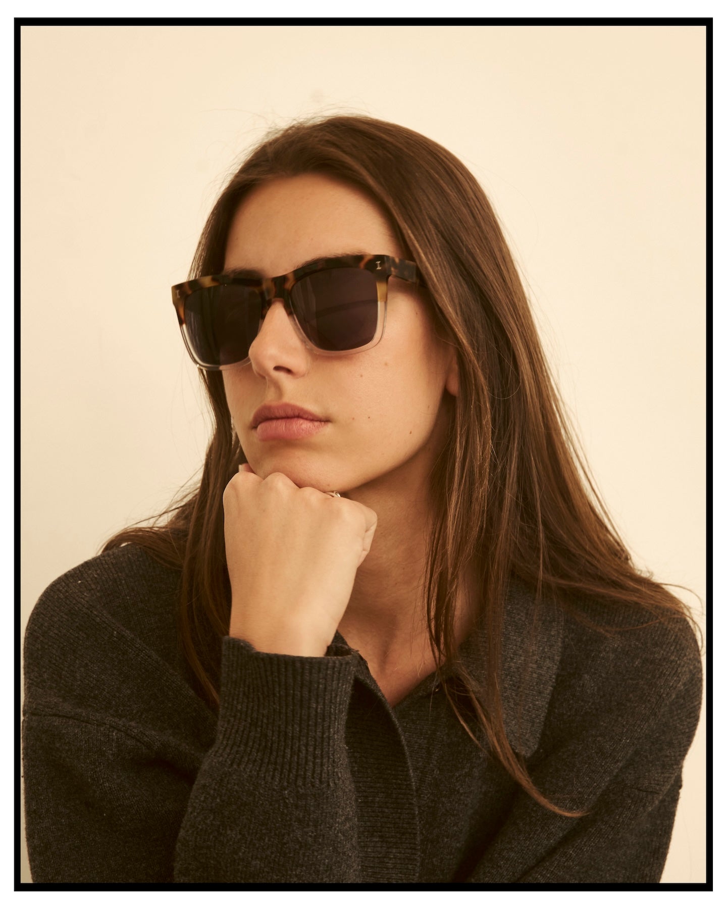 Woman wearing the Los Feliz in Half Half with Grey lenses