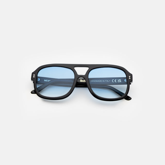 Memphis Sunglasses side view in Black / Blue Gradient See Through