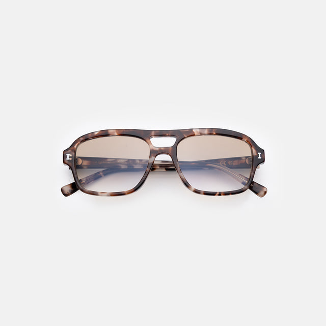 Queens Sunglasses side view in Black Granite / Taupe Flat Gradient