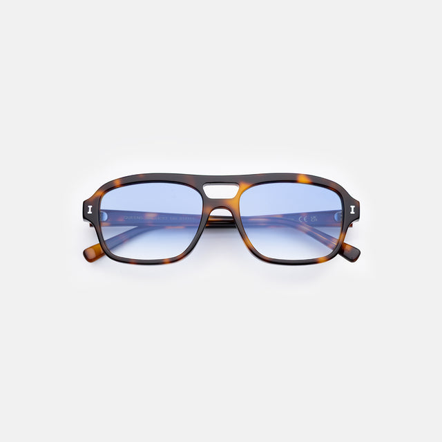 Queens Sunglasses side view in Havana / Blue Flat Gradient See Through