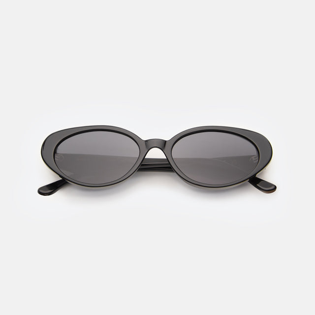 Sheila Sunglasses side view in Black / Grey Flat