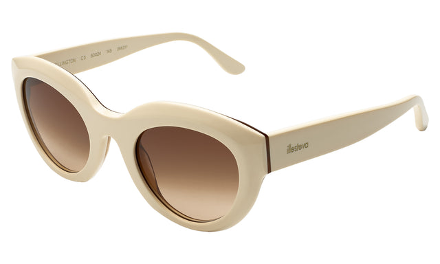 Wellington Sunglasses side view in Cream / Brown Gradient