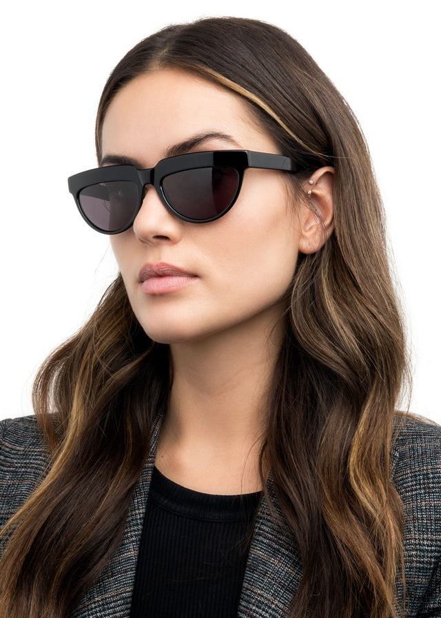 Brunette woman wearing Bianca Sunglasses Black with Grey