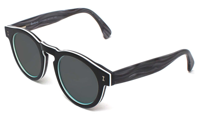 Leonard (Classic Flex Hinge) Sunglasses side view in Tuxedo / Grey