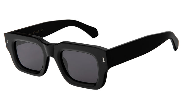 Lewis Sunglasses Side Profile in Black / Grey Flat